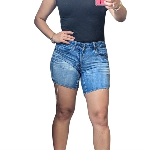 American Eagle high rise super stretch Jean Shorts size 6 - Picture 2 of 6